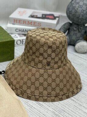 Women’s Gucci GG canvas wide brim hat